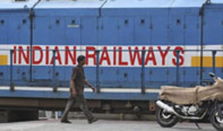 ट्रेन में सफर के लिए कन्फर्म टिकट नहीं मिलने से हैं परेशान? यह मोबाइल ऐप करेगा मदद