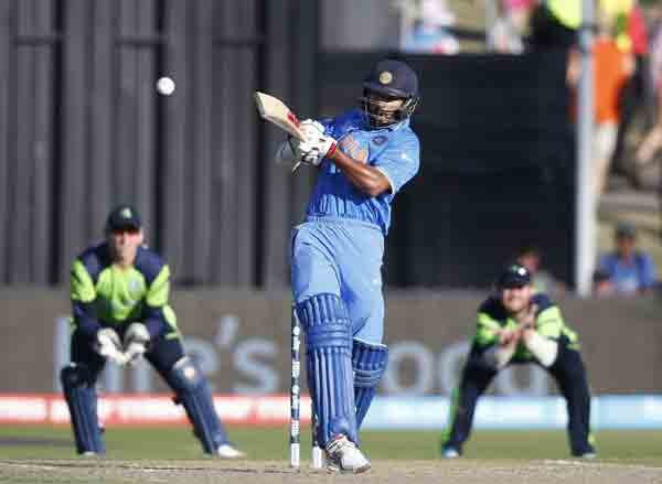 India vs Ireland: हैमिल्टन में आईसीसी क्रिकेट विश्व कप के पूल बी मैच में आयरलैंड के खिलाफ छक्का मारते भारत के सलामी बल्लेबाज शिखऱ धवन। धवन 85 गेंदों में 11 चौके और 5 छक्के की मदद से 100 रन बनाकर आउट हुए। (स्रोत-रॉयटर्स) live cricket score, live score, ind vs ire, live india vs ireland, ind vs ire score, ind vs ire live, live cricket ind vs ire, india ireland live, india ireland, ireland india, world cup 2015, cricket news