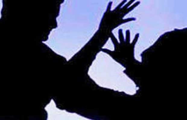 पत्नी की मौजूदगी में अपनी विधवा भाभी से रेप का आरोपी शख्स हुआ बरी