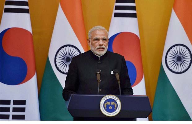 मोदी के जन्म संबंधी टिप्पणी पर विवाद, सोशल मीडिया पर चला #ModiInsultsIndia