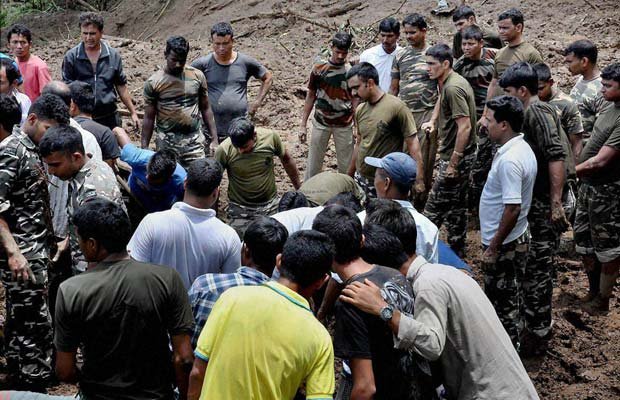 दार्जिलिंग में जमीन धंसने से 38 लोगों की मौत