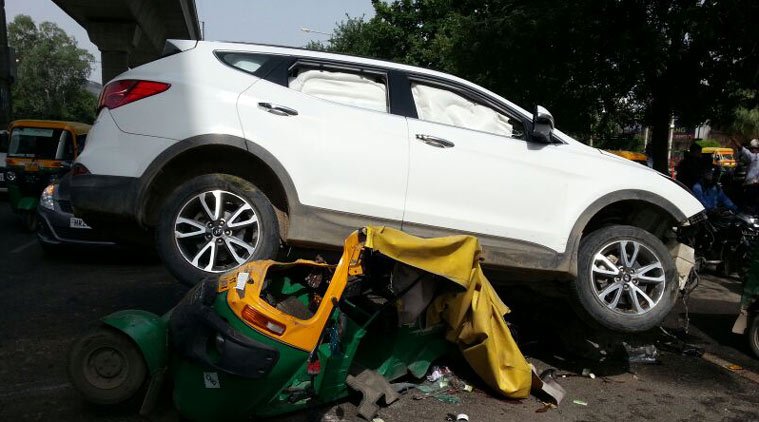 Gurgaon shootout results in road crash, one dead1 गुड़गांव, एमजी रोड मेट्रो स्टेशन, गुड़गांव, gurgaon, MG road metro station, gurgaon shooting, gurgaon shooout, gurgaon Central Mall, gurgaon firing, gurgaon news, Delhi new, india news