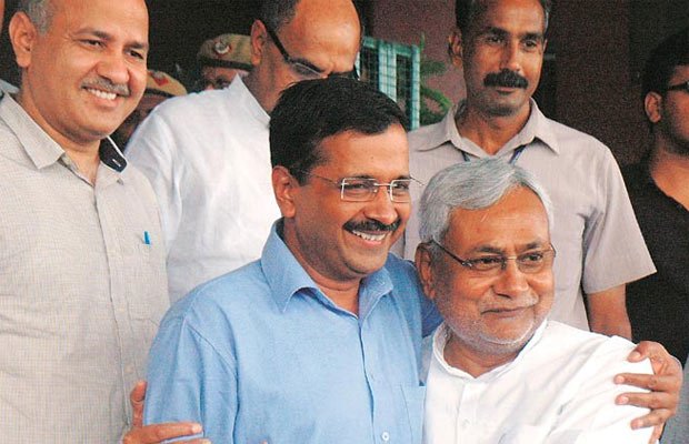 बिहार चुनाव 2015: नीतीश कुमार ने की केजरीवाल से मुलाकात, आप नहीं उतारेगी उम्मीदवार