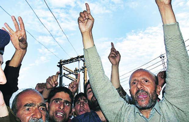 इधर याकूब को हुई फांसी, तो उधर J&k के निर्दलीय विधायक हुए गिरफ्तार