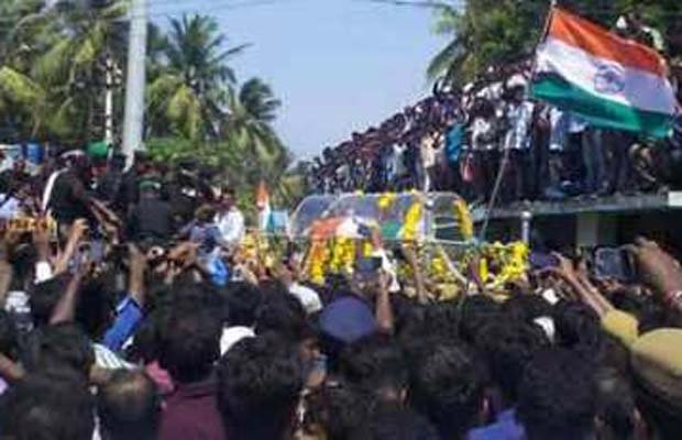 Missile Man ‘अब्दुल कलाम’ की आखिरी यात्रा में उमड़ी भारी भीड़
