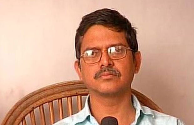 निलम्बित आईपीएस अधिकारी अमिताभ ठाकुर को उप्र सरकार ने थमाया आरोप पत्र