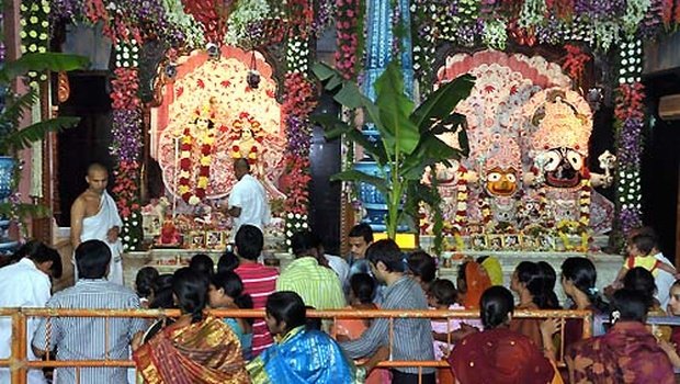 हो चुकी जनमाष्टमी की तैयारियां, कल गूंजेंगी घरो में कृष्ण की किलकारियां