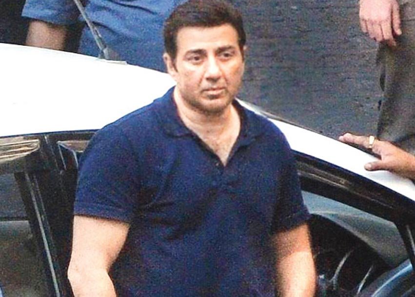 sunny deol action hero birthday8 Sunny Deol, Sunny Deol Happy Birthday, Sunny Deol Birthday today, Sunny Deol latest news, Ghayal, Betaab, Ghayal Sunny Deol, Bollywood, Bollywood latest news, entertainment news, सनी देओल, सनी देओल जन्मदिन, बॉलीवुड, बॉलीवुड न्यूज़, मनोरंजन
