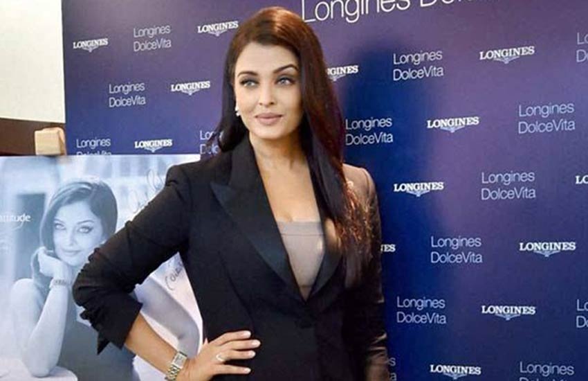 aishwaryaraibachchan759 bollywood demonetisation, bollywood actors modi, bollywood black money, bollywood supports modi, bollywood actors demonetisation, amitabh rajinikanth modi, salma khan modi, shahrukh modi, aishwarya modi, aamir modi, amitabh demonetisation, aishwarya demonetisation, aamir demonetisation, shahrukh demonetisation, salman demonetisation, shahid demonetisation, hrithik demonetisation, rock on 2 demonetisation, hrithik comment demonetisation, modi black money demonetisation, bollywood news, entertainment updates