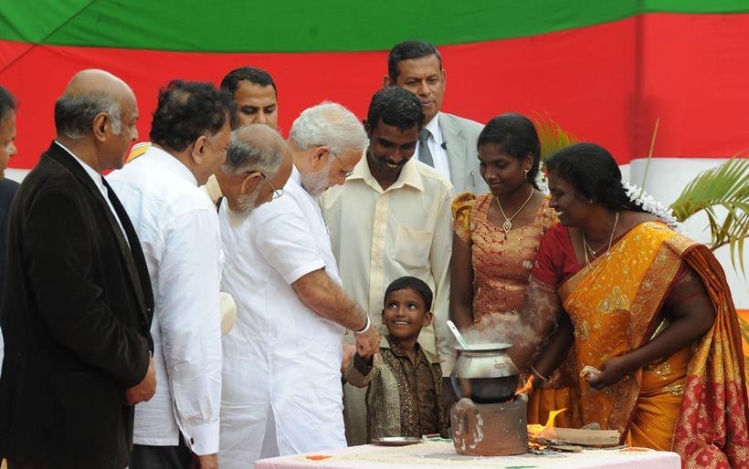 modi-jaffna नरेंद्र मोदी फोटोज, नरेंद्र मोदी का साल 2015, पीएम मोदी, मोदी फोटो, narendra modi, modi in 2015, modi photos, best photos of modi 2015, 2015 modi photos, modi and obama, modi yoga photos, modi selfies, modi news, photos of the year, india news, latest news
