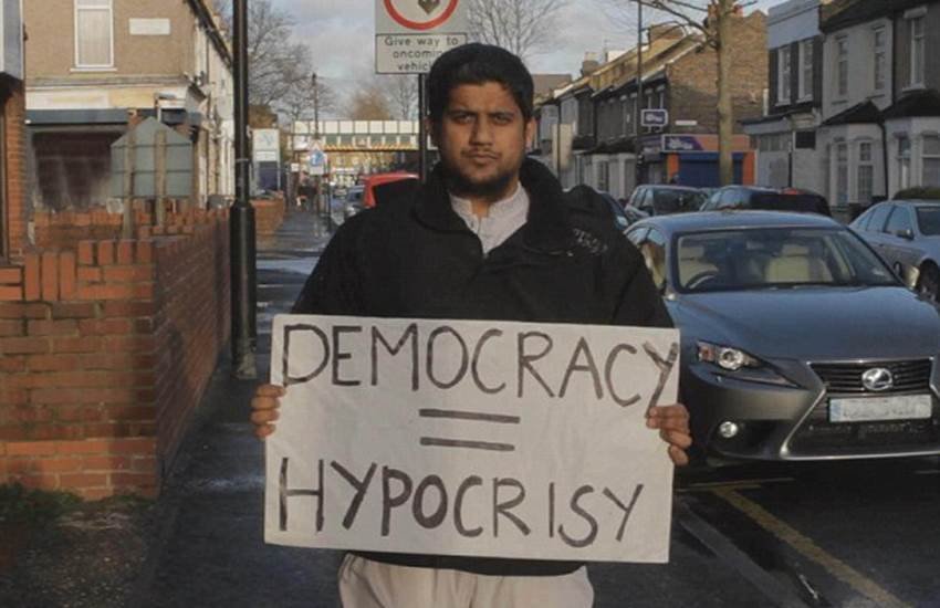 isis channel 3 Jihadi Sid, Siddhartha Dhar, Abu Rumaysah, Channel 4 documentary, Channel 4 documentary, Abu Haleema, Mohammed Shamsuddin, The Jihadis Next Door, Jamie Roberts, Isis flag, Isis news, Abu Rumaysah, सिद्धार्थ धर, अबू रुमायशा, आईएसआईएस, चैनल 4, जेहादी नेक्स्ट डोर, latest isis news in hindi