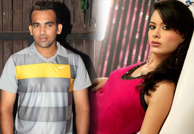 Cricketers-with-Bollywood-love-story-8 zaheer khan with isha sharvani, azharuddin with sangeeta bijlani, virat anushka photos, indian cricketers break up, Viv Richards and Neena Gupta, saurav ganguly, dona