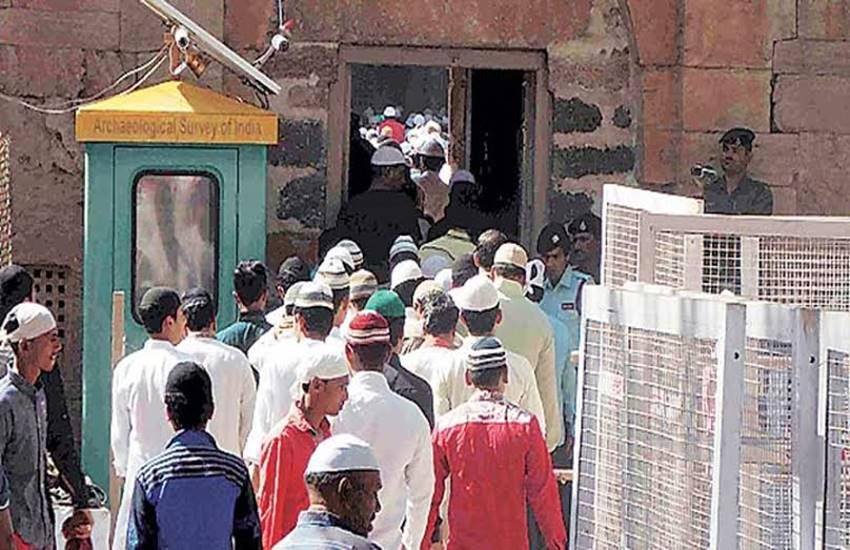 bhojshala row, basant panchami, hindu outfit, bhojshala kamal maula mosque, dhar, Hindu groups, All India Muslim Personal Law Board, Namaz, Basant Panchami, dharam jagran manch, भोजशाला, बसंत पंचमी, भोजशाला कमल मौला मस्जिद विवाद, भोजशाला पूजा, भोजशाला बसंत पंचमी पूजा