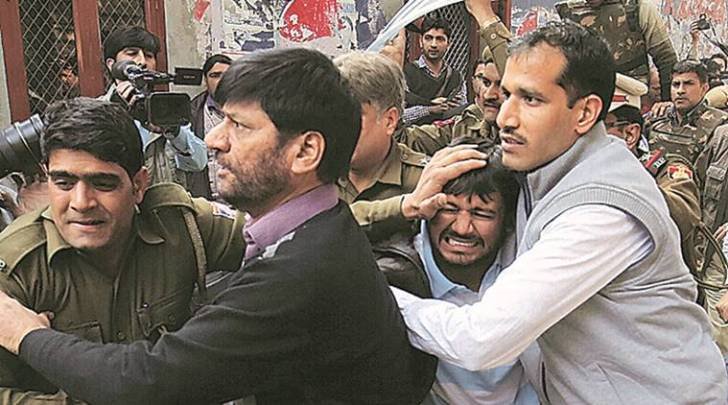 kanhaiya-7591 jnu issue, jnu incident, JNU row, jnu news, kanhaiya kumar, kanhaiya kumar jnu, kanhaiya kumar patiala house, lawyers issues in patiala court, kanhaiya kumar issue, Live updates on JNU issue, latest news on Kanhaiya kumar, Rahul Gandhi on JNU issue, Rahul Gandhi press conference, latest news