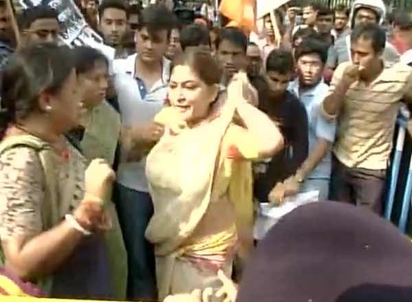 rupa jnu issue, jnu incident, JNU row, jnu news, kanhaiya kumar, kanhaiya kumar jnu, kanhaiya kumar patiala house, lawyers issues in patiala court, kanhaiya kumar issue, Live updates on JNU issue, latest news on Kanhaiya kumar, Rahul Gandhi on JNU issue, Rahul Gandhi press conference, latest news