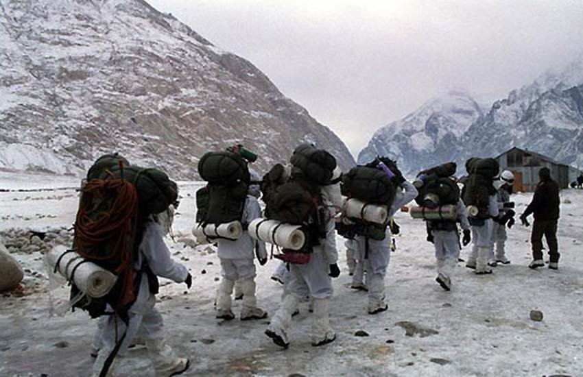 siachen 11 Siachen avalanche, indian Army, trapped soldiers, siachen glacier, 879 Army men dead, world's highest battlefield, Siachen Glacier pics, Siachen Facts, siachen indian army, Ten Army soldiers