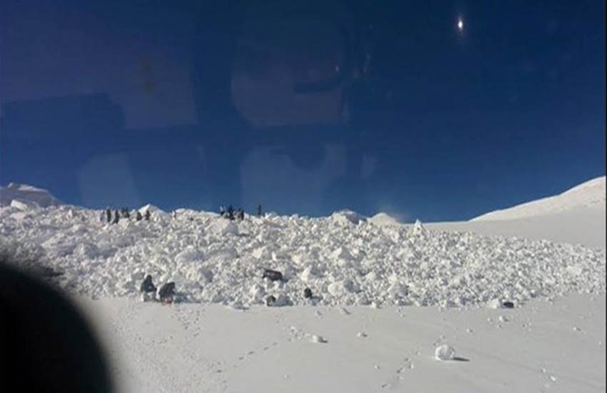 siachen 2 Siachen avalanche, indian Army, trapped soldiers, siachen glacier, 879 Army men dead, world's highest battlefield, Siachen Glacier pics, Siachen Facts, siachen indian army, Ten Army soldiers