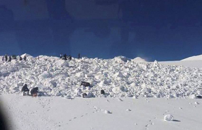 siachen 6 Siachen avalanche, indian Army, trapped soldiers, siachen glacier, 879 Army men dead, world's highest battlefield, Siachen Glacier pics, Siachen Facts, siachen indian army, Ten Army soldiers