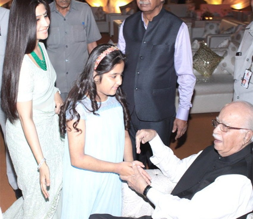 aditya reception 7 aditya yadav reception, aditya yadav raj lakshmi singh, shivpal yadav son reception, Reception party, amar singh, mulayam singh yadav, aditya rajlaxmi second reception, subhash chandra, uttar pradesh, lal krishan advani, आदित्य यादव, राजलक्ष्मी सिंह, रिसेप्शन पार्टी, अमर सिंह, शिवपाल यादव के बेटे का रिसेप्शन, सुभाष चंद्रा, मुलायम सिंह यादव