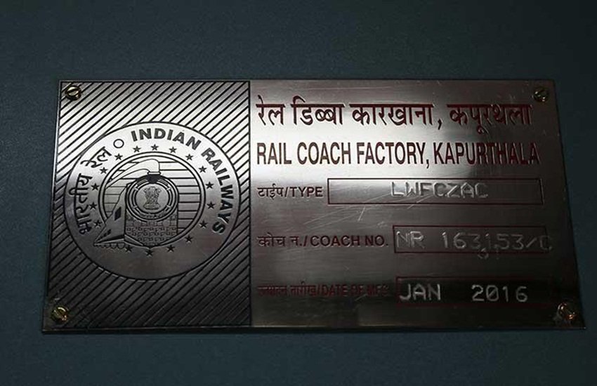 gatimaan express 12 Gatiman Express, Semi High Speed Train,fastest train, Agra-Delhi Gatiman, gatimaan express fare, gatimaan express facility, gatiman express speed, gatiman express route, gatiman express stoppage, Indian Railways, Suresh Prabhu, IRCTC, superfast trains, india fastest train, gatiman express time table, gatimaan express timing, गतिमान एक्सप्रेस, गतिमान एक्सप्रेस किराया, आगरा दिल्ली गतिमान एक्सप्रेस, गतिमान एक्सप्रेस टाइम टेबल, भारत की सबसे तेज ट्रेन, गतिमान एक्सप्रेस स्पीड