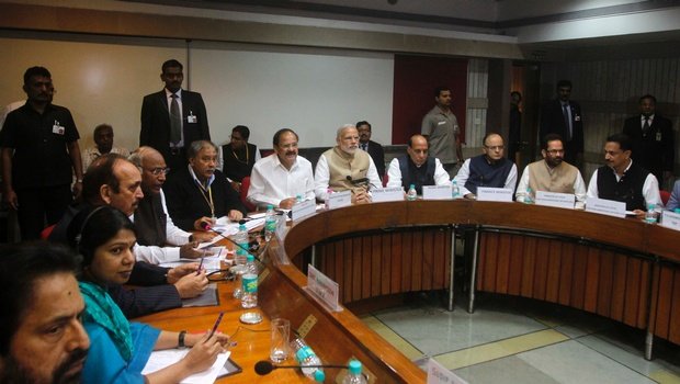 GST BILL पर समर्थन: पीएम ने बताया- राष्ट्रीय महत्व का विषय, कांग्रेस ने कहा- भेजिए ड्राफ्ट फिर सोचेंगे