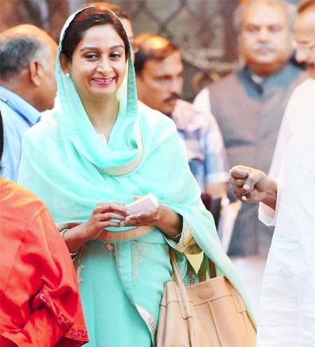 harsimrat kaur bag