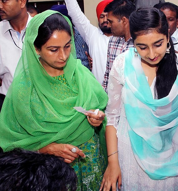 harsimrat kaur daughter