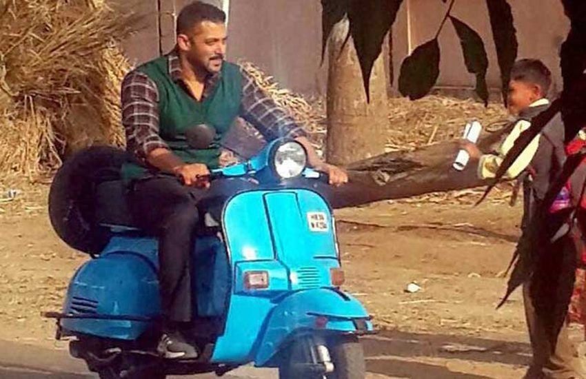 sultan 1 Salman Khan, Shah Rukh Khan, Eid Movies, Movies on Eid, Bollywood Eid Box Office, Eid Bollywood, Bollywood Eid Collection, Eid Movies in Bollywood, Bollywood News in HIndi