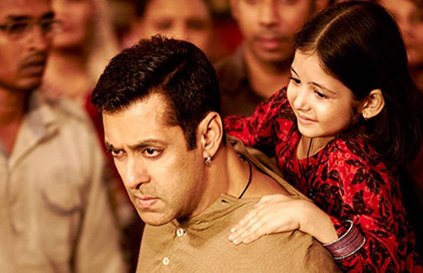 Salman Khan, Harshaali Malhotra, Tubelight, Harshaali Malhotra tubelight, Tubelight movie, salman khan Tubelight, Salman Khan Harshaali malhotra, Harshaali Malhotra movie, Munni, zhu zhu, zhu zhu tubelight, Harshaali Malhotra Salman khan pic, tubelight star cast, tueblight release date, Harshaali Malhotra news in hindi, entertainment news