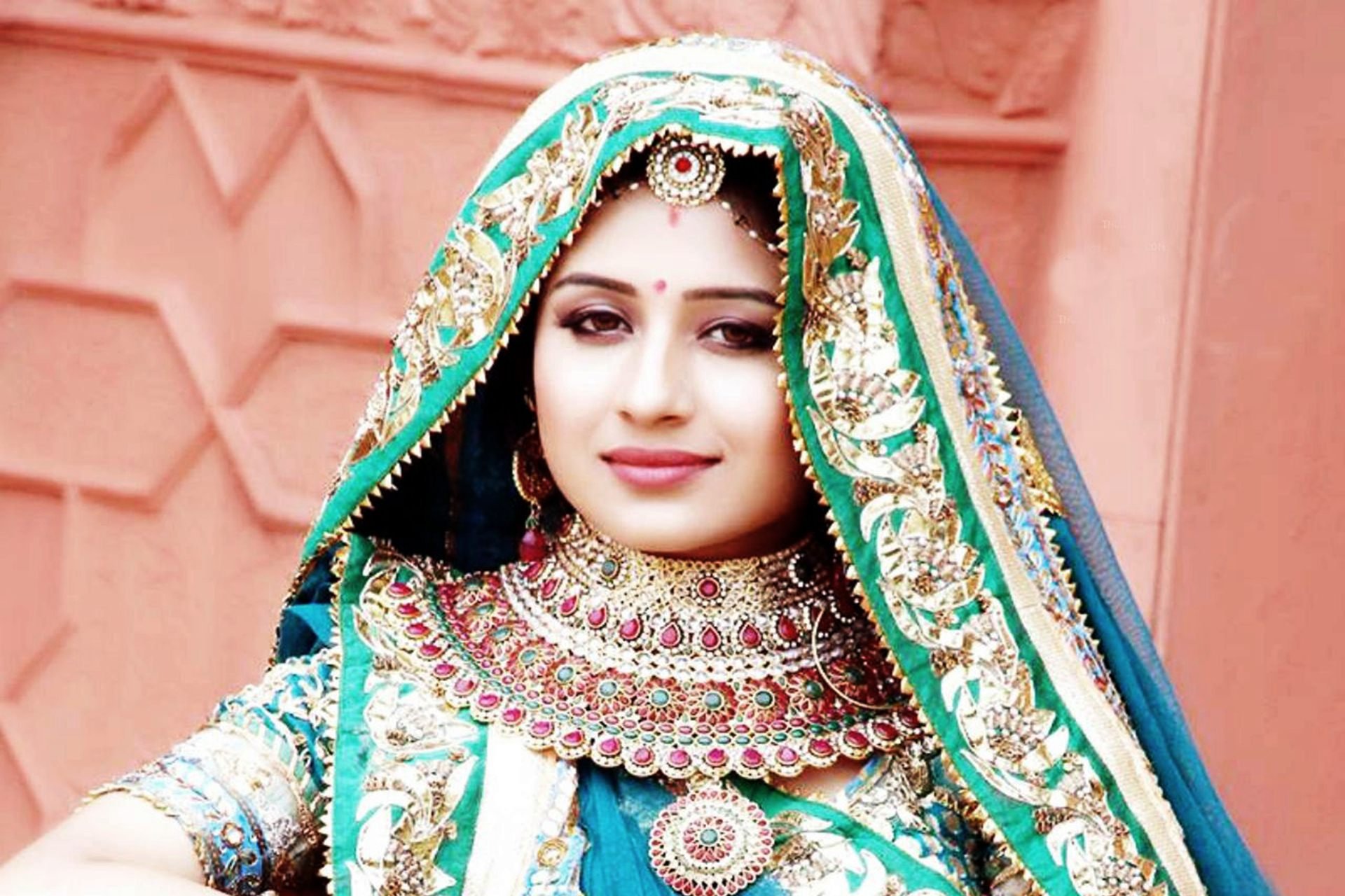297990-paridhi-sharma.jpg