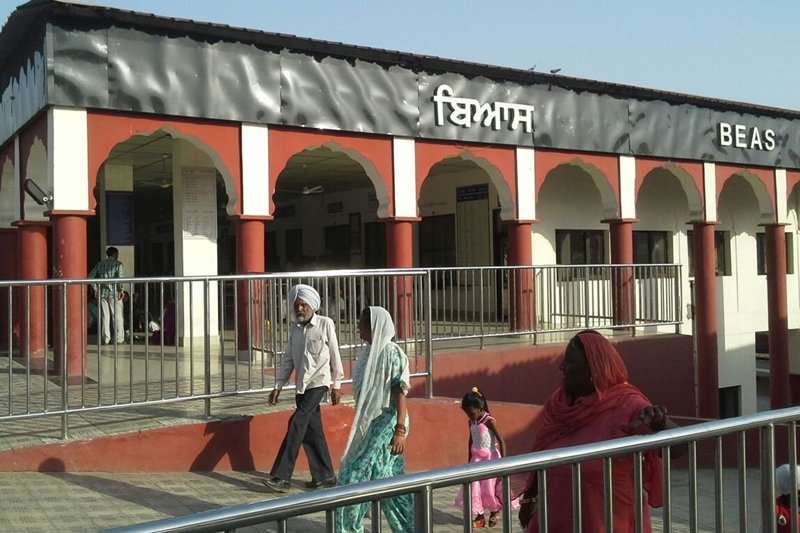 beas (1) railways stations, clean railway station, beas cleanest railway station, cleanest railway station in india 2016, List of clean railways stations, railways stations status, clean railway station in india, clean railway station 2016, Indian Railways, Indian Railways achivement, financial express