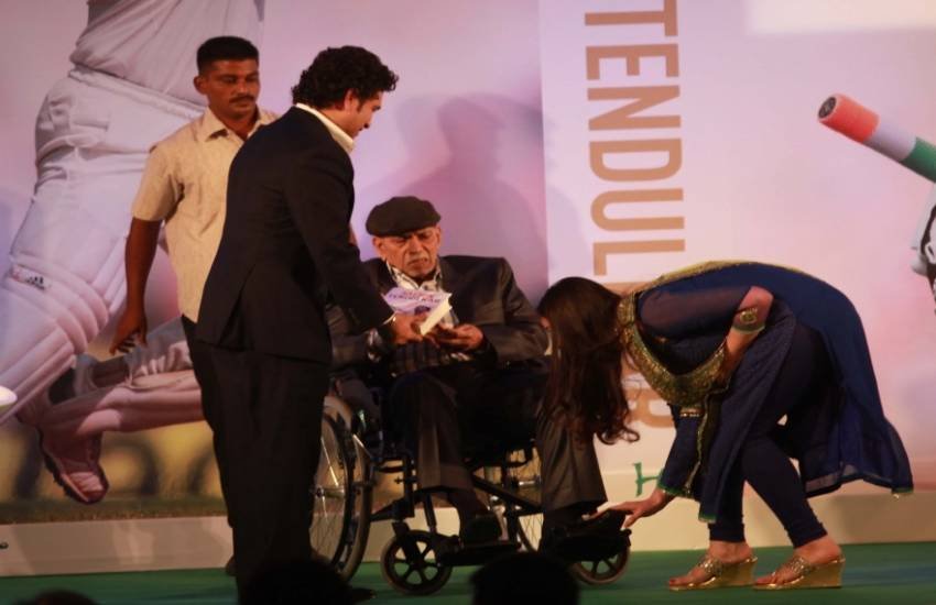 sachin tendulkar with ramakant achrekar