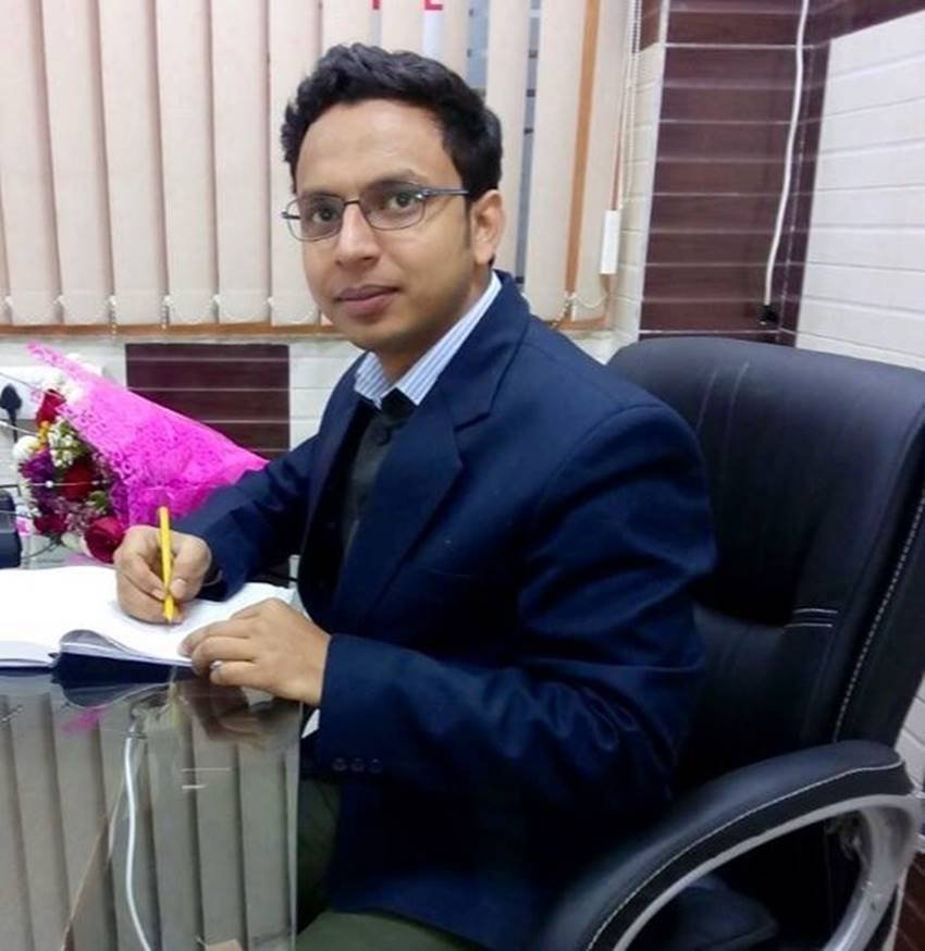10-naveen-prakash-bigg-boss businessmen, actor, singer, writer, teacher, dairy owner