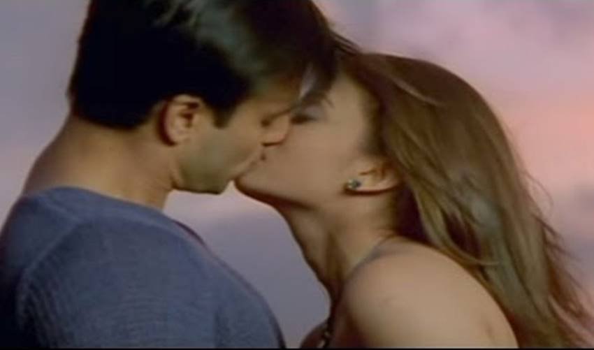 aishwarya-rai-romance-with-younger-actors4 aishwarya rai, aishwarya rai movies, aishwarya rai daughter, aishwarya rai first movie, aishwarya rai wedding pictures, aishwarya rai instagram, aishwarya rai biography, aishwarya rai facebook, aishwarya rai baby, vivek oberoi, ranbir kapoor, hrithik roshan, akshay khanna, abhishek bachchan, rishi kapoor, zayed khan, hindi news, entertainment, jansatta
