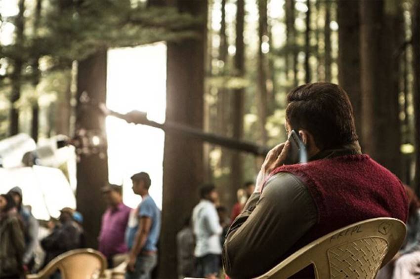 salman-khan-tubelight-shooting-pics6 Tubelight Shooting Photos, Photos of Tubelight Shooting, Salman Khan Tubelight Photos, Salman Khan on Tubelight set, Tubelight Shooting pics, Salman khan shooting pics, tubelight release date, tubelight teaser, tubelight trailer, tubelight star cast, tubelight pics, Salman Khan in Manali, Salman Khan wallpapers, salman khan photos, Entertainment news, bollywood news