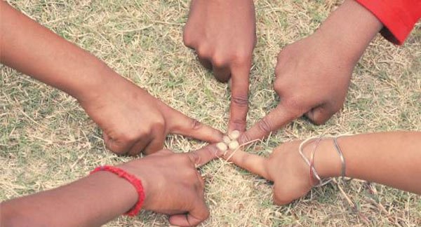 बचपन पर मंडराते खतरे