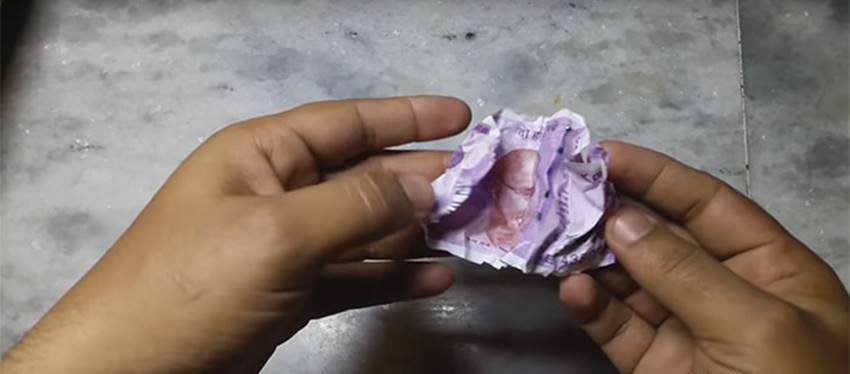 Rs 2000, 2000 Note, New Notes, 2000 Note experiments, Note Wash, Note Sprite, Note Burn, Funny Notes, Demonetisation, India, jansatta