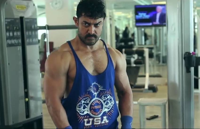 Aamir Khan, Aamir Khan fitness video, aamir khan dangal fitness video, aamir khan dangal work out video, work out video, mahavir singh fogat, dangal video, dangal behind the scenes, aamir khan work out, aamir khan work out video, aamir khan fit to fat, dangal news, dangal story, dangal movie, bollywood news in hindi