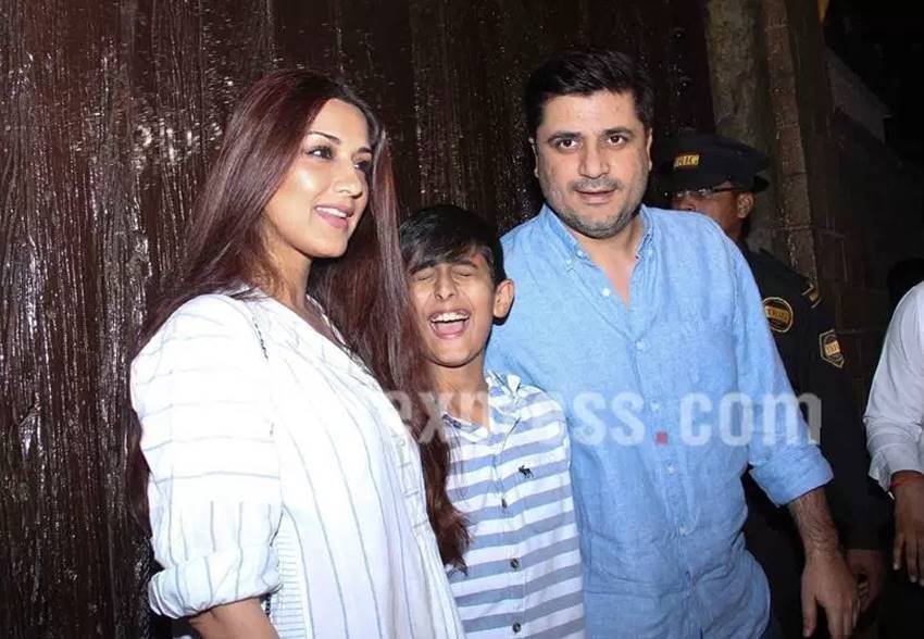 aishwarya-rai-bachchan-daughter-aaradhya-aamir-khan-son-azad-birthday-photos6 Aaradhya, Aaradhya birthday party pics, Aaradhya bachchan birthday party, Aaradhya Party Guests, Aamir Khan son, azad, Aamir Khan son azad, Akshay Kumar daughter nitara, Akshay Kumar daughter, amitabh bachchan, jaya bachchan, abhishek bachchan, Aaradhya birthday party inside pics, Aishwarya Rai Bachchan, Aishwarya Rai Bachchan daughter, Aishwarya Rai Bachchan news, entertainment photos, bollywood news in hindi, entertainment news in hindi
