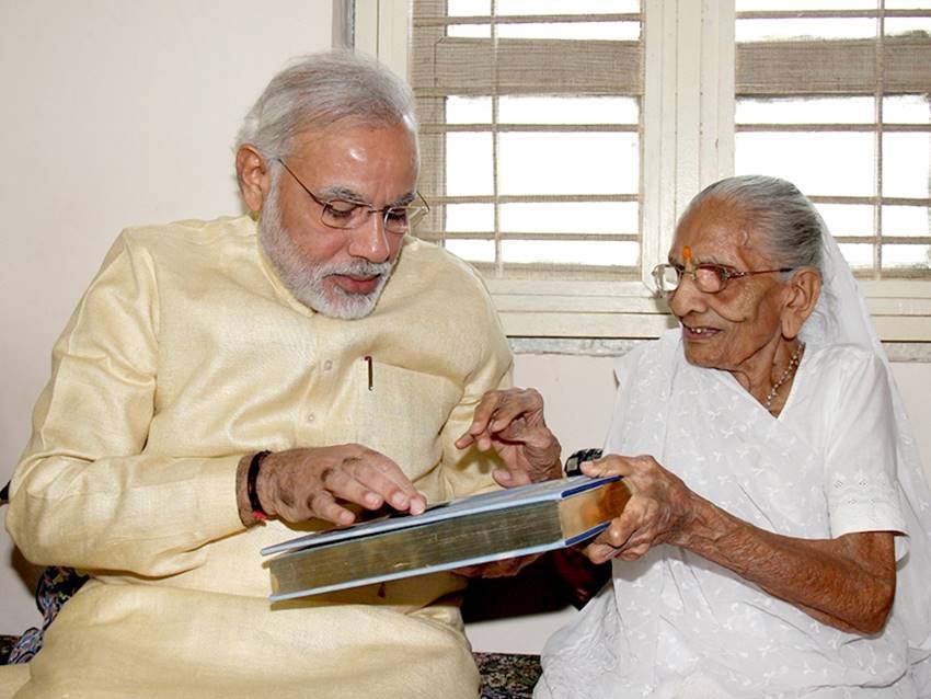 Narendra Modi, Modi Mother, Heeraben Modi, Demonetisation, Narendra Modi Family, Loksabha Elections 2014, Modi with Mother, Modi Birthday, Note Ban, India, Jansatta
