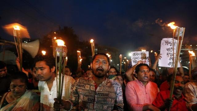 बांग्लादेश में हिंदुओं पर हुए हमले, जलाए गए मकान, मंदिरों की हुई तोड़फोड़