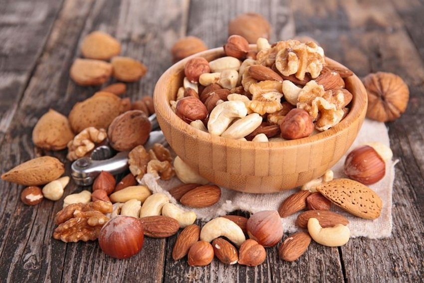 nuts winter, honey, ginger, cinnamon, oats