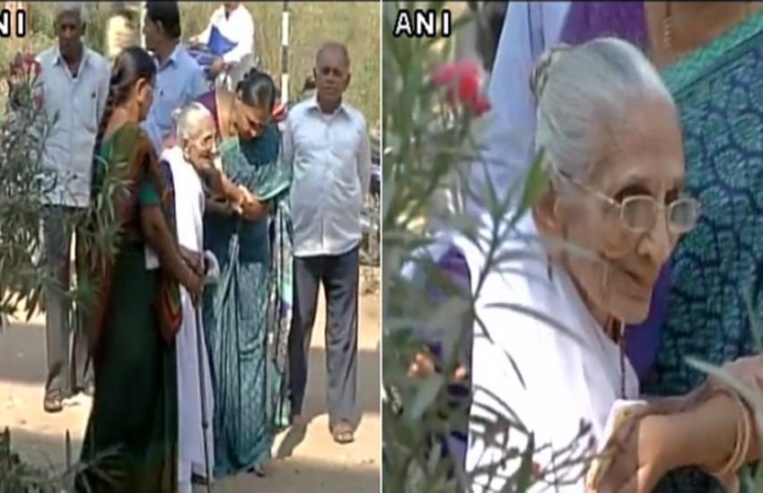 Heeraben Modi, PM Modi, Modi mother