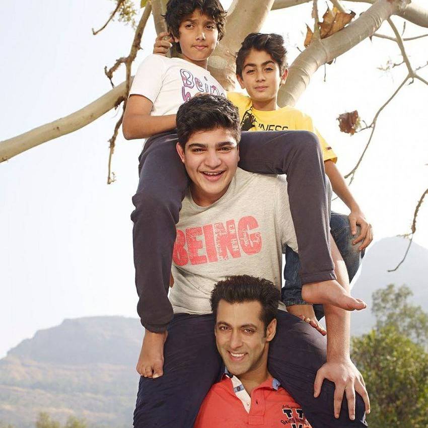 salman-khan-childrens-day-pics2 Salman Khan, Salman Khan children's day, salman khan celebrating children's day, salman khan kids photosshoot, salman khan with ahil, salman khan with yohan, pics, photos, bollywood news, entertainment news