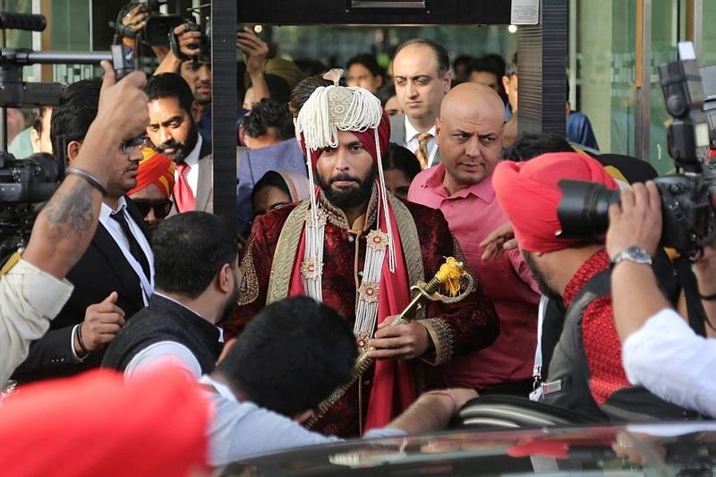 युवराज सिंह शादी के लिए निकलते हुए। (Express Photos)