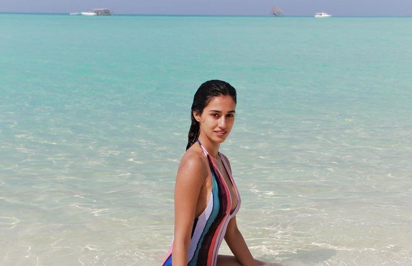 disha patani, Jackie Chain, kung fu yoga, hot photos, chinese movie, Sea Waves, Beach, Beach Beauty, Bollywood News in Hindi, Entertainment News in hindi