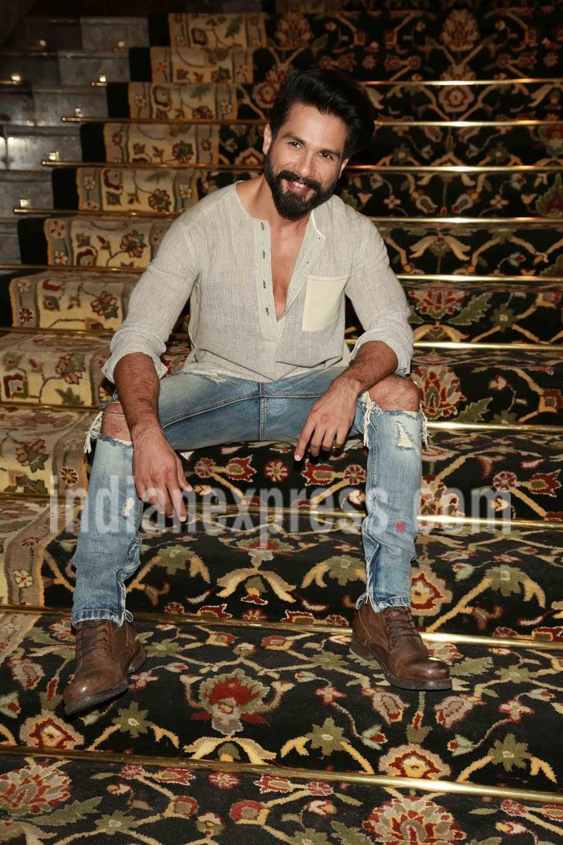 Rangoon 6 rangoon,kangna ranaut,shahid kapoor,saif ali khan,vishal bhardwaj, viacom18 motion pictures,sajid nadiawala,hunter girl, second war, latest movies, new movies, shaihd new movie, kangna new movies, saif ali khan new movies , 24 february film, latest release movies