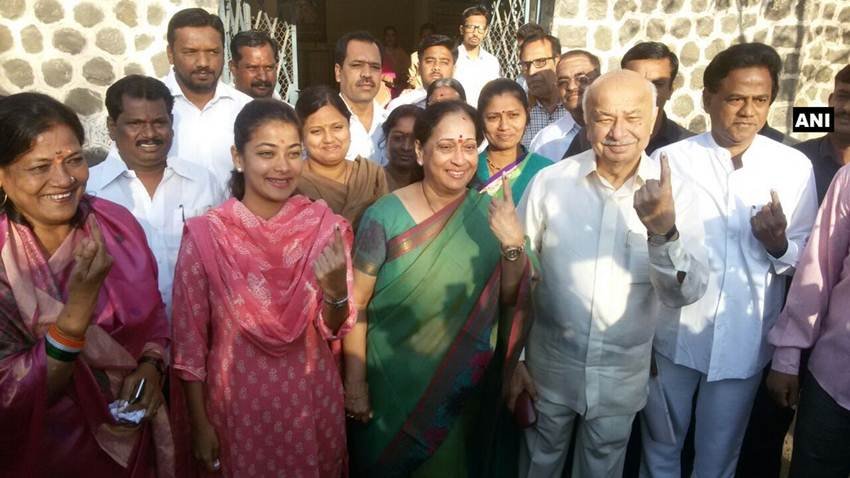 SUshil kumar shinde bmc, bmc chunav, bmc chunav 2017, बीएमसी चुनाव 2017, bmc chunav 2017 live, पीएमसी चुनाव 2017, bmc election, bmc election 2017, pmc, pmc chunav, pmc elections 2017, pmc election, Pune Municipal Corporations, Pune Municipal Corporations election, elections updates"