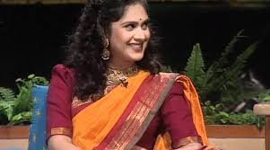 download Meenakshi Sheshadri, Now and Then, Lost actresses, Forgotten stars in bollywood, Rajkumar Santoshi, Amitabh Bachchan, Small town big name