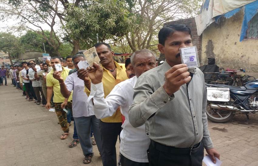 maharashtra voting maharashtra civic polls, maharashtra civic polls live, महाराष्ट्र नगर निकाय चुनाव 2017, महाराष्ट्र चुनाव 2017, महाराष्ट्र निकाय चुनाव 2017, maharashtra civic polls 2017, maharashtra chunav, maharashtra chunav 2017, maharashtra Municipal Elections 2017, maharashtra Municipal chunav 2017, elections updates
